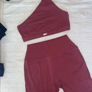 SET Active Burgundy Sportbody Set